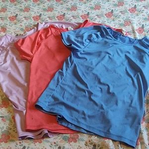 3 athletic t shirts👕